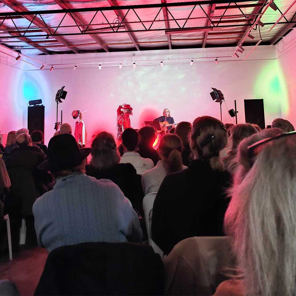 Love in a Major Minor